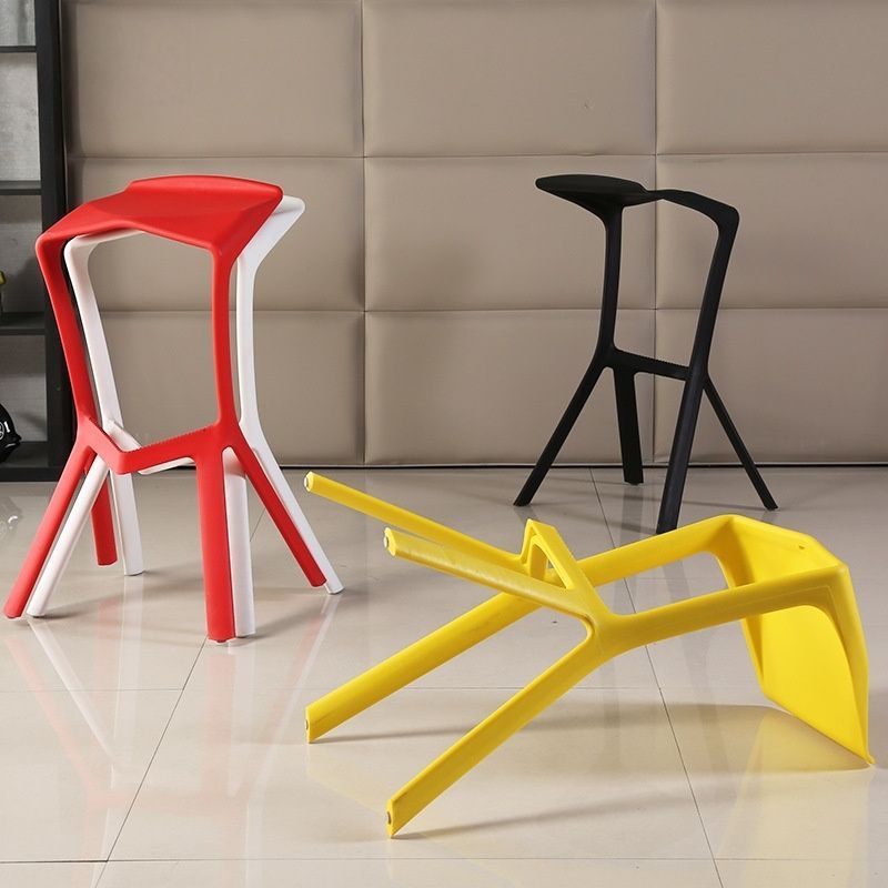 Ghế quầy bar nhựa đúc B002